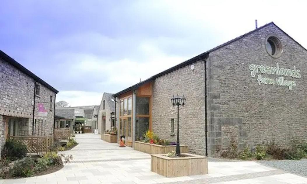4 Bed Luxury Lodge With Hot Tub Near Lake District Warton المظهر الخارجي الصورة