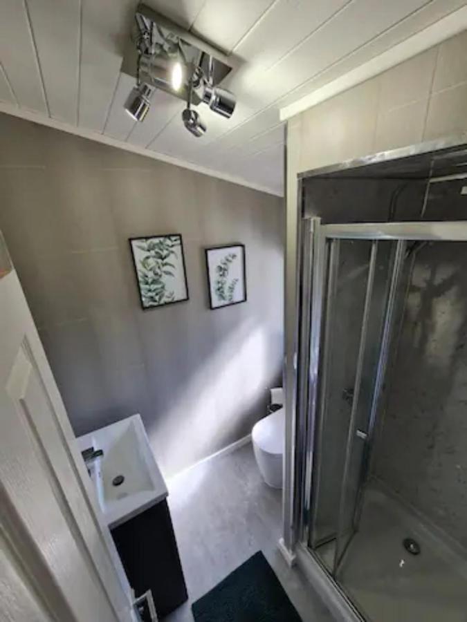 4 Bed Luxury Lodge With Hot Tub Near Lake District Warton المظهر الخارجي الصورة