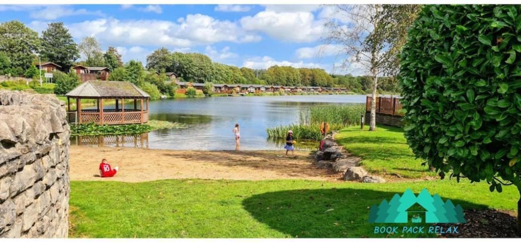 4 Bed Luxury Lodge With Hot Tub Near Lake District Warton المظهر الخارجي الصورة