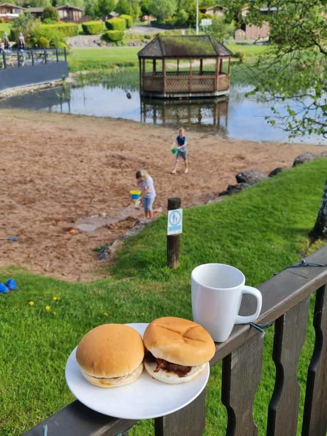 4 Bed Luxury Lodge With Hot Tub Near Lake District Warton المظهر الخارجي الصورة