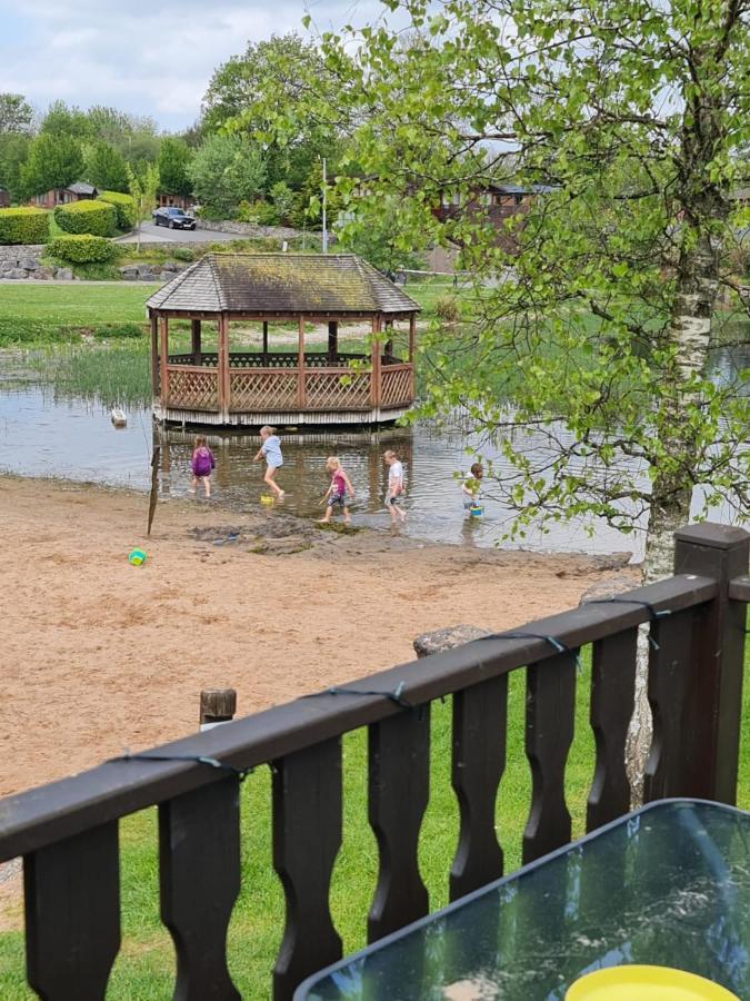 4 Bed Luxury Lodge With Hot Tub Near Lake District Warton المظهر الخارجي الصورة