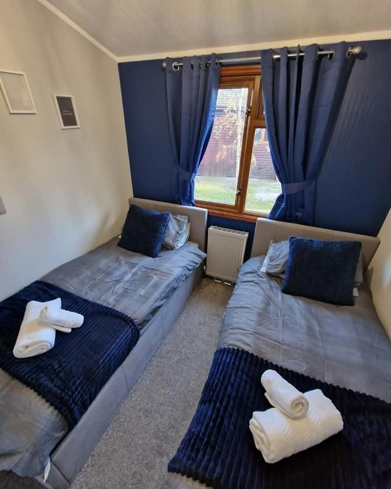 4 Bed Luxury Lodge With Hot Tub Near Lake District Warton المظهر الخارجي الصورة